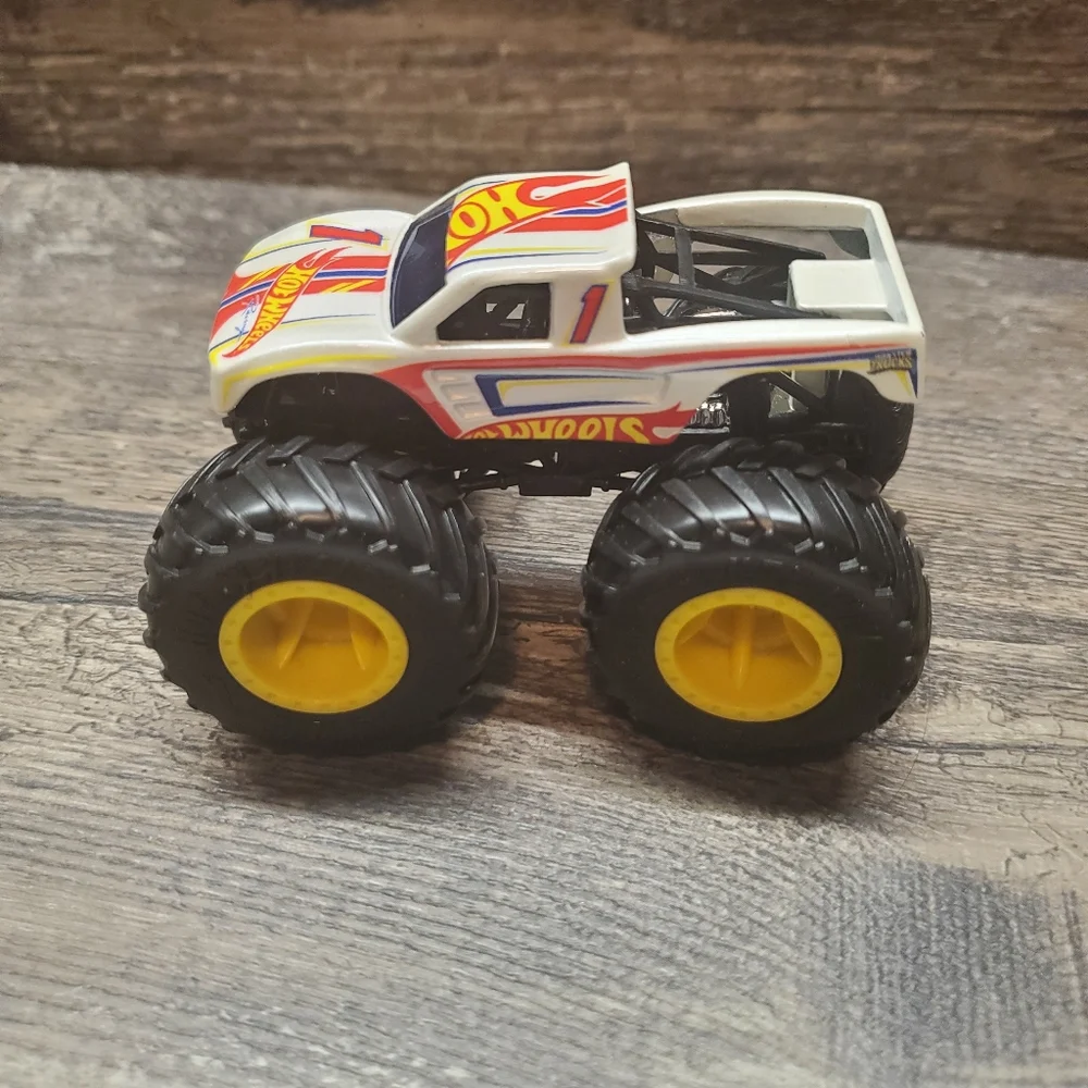 VINTAGE RARE HOT WHEELS‎ Logo’d Monster Jam Monster Truck 1:64 -CLEAN-